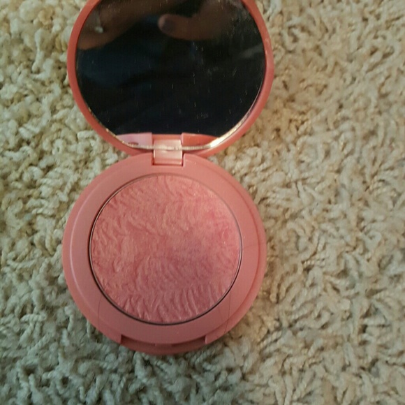 Tarte blush in glisten