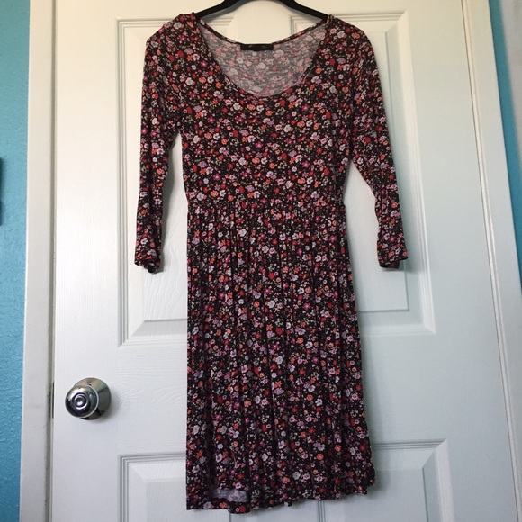 Forever 21 Dresses & Skirts - Forever 21 flower print dress