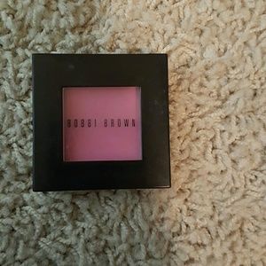Bobbi Brown blush in peony 16