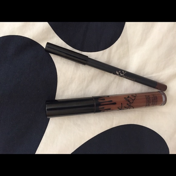TRUE BROWN KYLIE LIPKIT