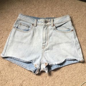 Bullhead mom shorts