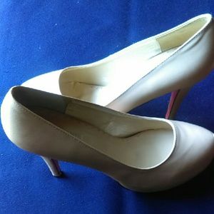 Maiernisi Red Bottom Beige pumps