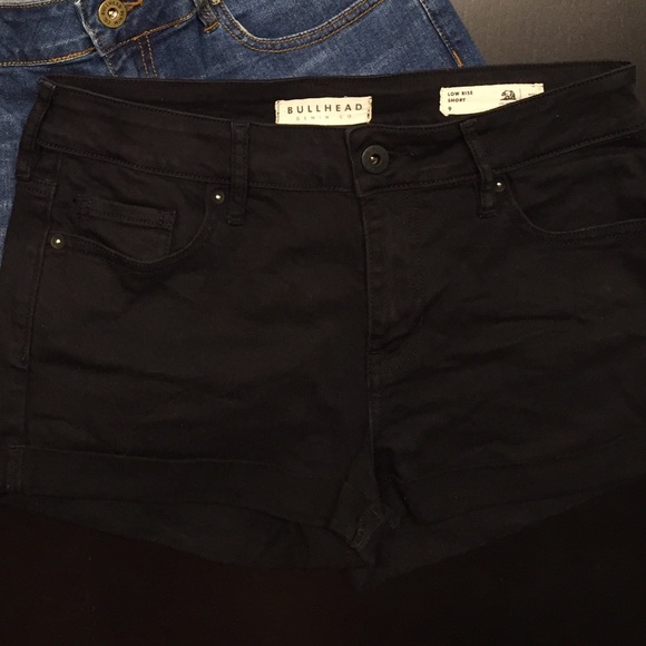 Black Bullhead Shorts - Size 9