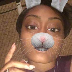 Meet your Posher, Dominique