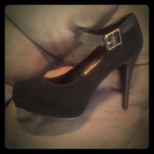 Size 10 Penny loves Kenny stiletto