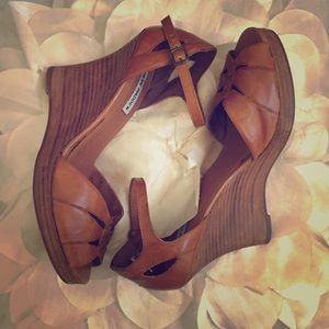 ✨SALE! Steve Madden Tan Leather Peeptoe Wedges