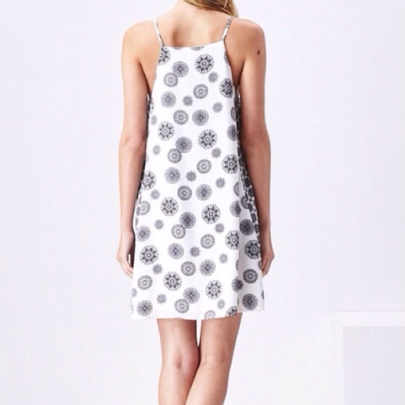 🌟 SALE Sadie & Sage Daisy Dress - Picture 4 of 4