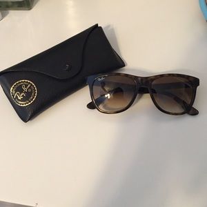 Raybans sunglasses