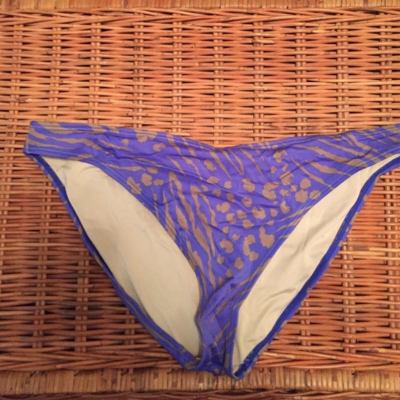 Victoria's Secret bathing suit bottoms leopard