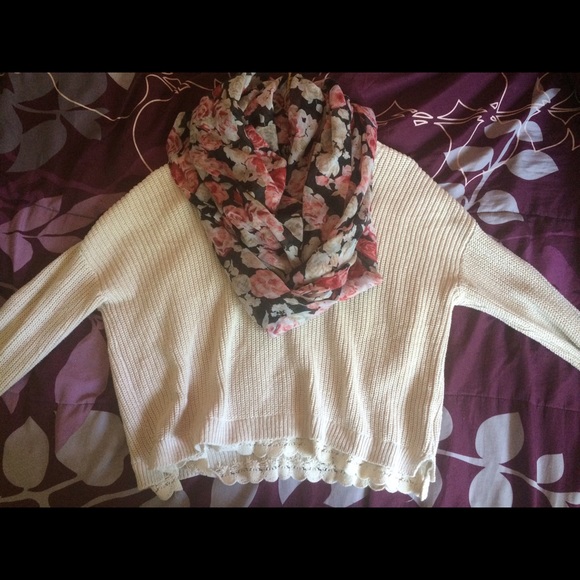 Urban Outfitters Sweaters - 💛Urban Outfitters Beige Sweater💛