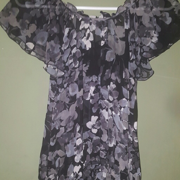 Tops - Picture 2 of 3