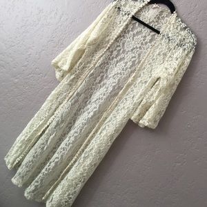 Beautiful white lace kimono !