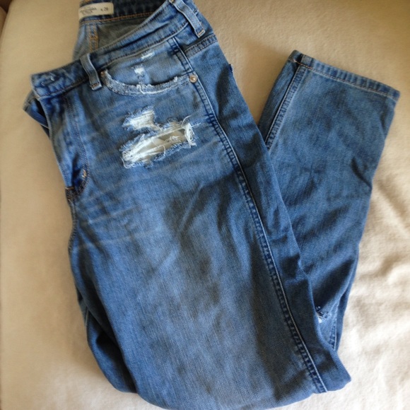 Distressed high waisted Abercrombie skinny jeans