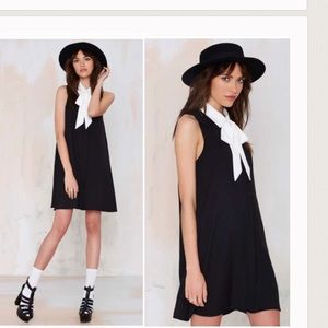😍Nasty gal Pussybow Crepe Swing Dress 👀