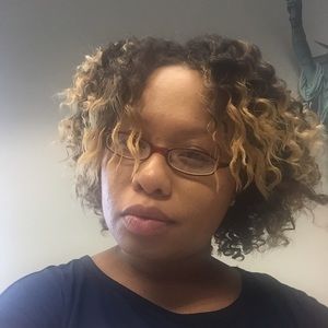 Meet your Posher, Cassandra