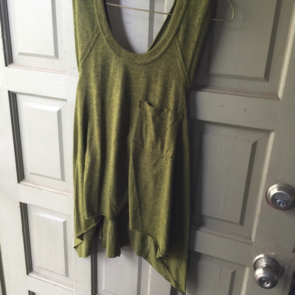 Trendy tank with open back size M