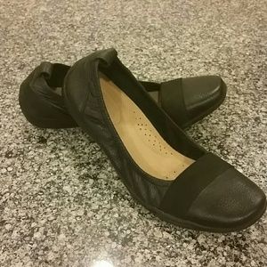 Naturalizer ballet flats
