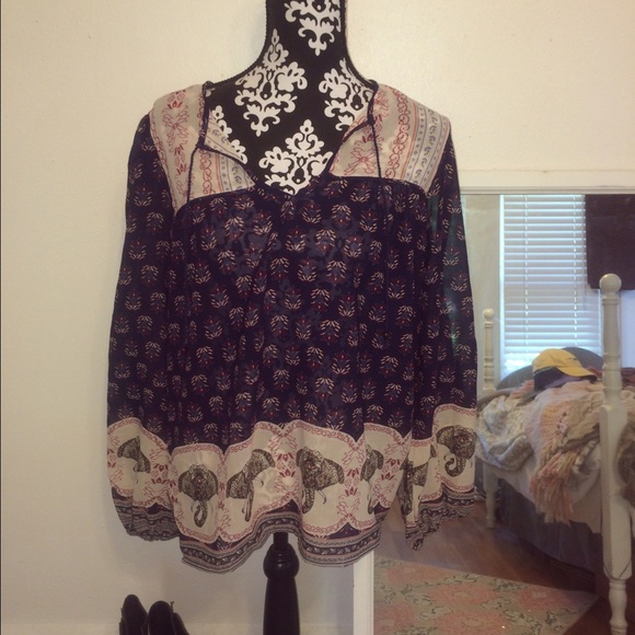 🐘Cute flowing top from Rue 21🐘