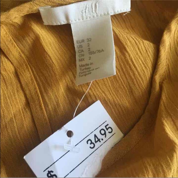 H&M blouse :) - Picture 2 of 2