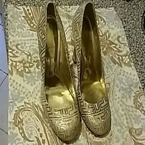 Tory Burch Gold Heel Shoes Size 6.5 M