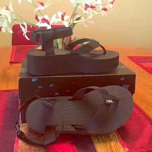 Brand new Teva Flatform Sandal!