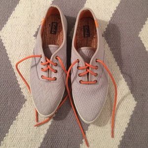 NWOT Pointed Toe Keds Sneakers