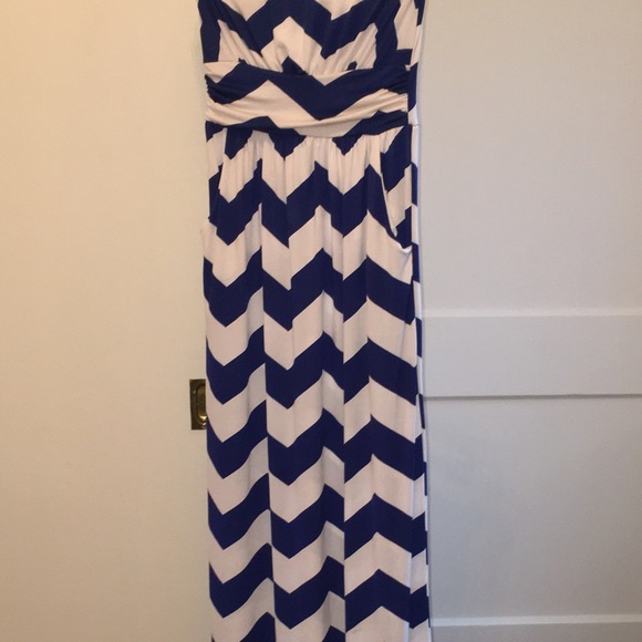 Navy and white chevron strapless maxi dress small
