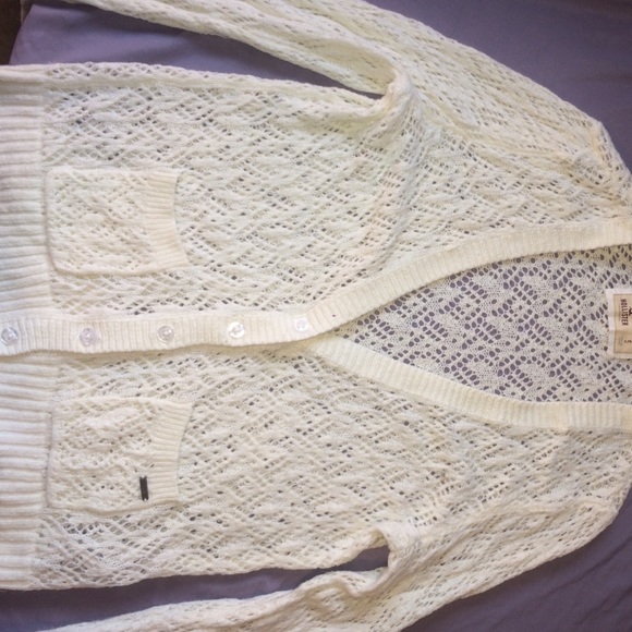 HOLLISTER White cardigan sweater size S