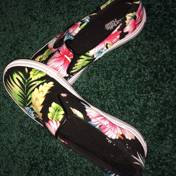 Floral print shoes