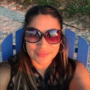 Meet your Posher, Desiree