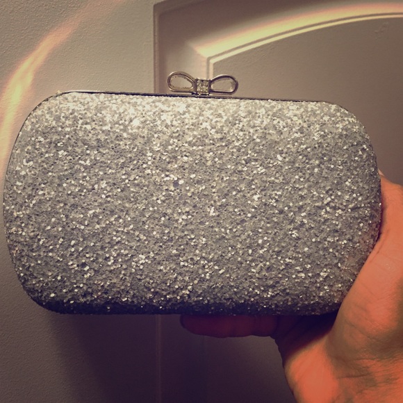Silver clutch