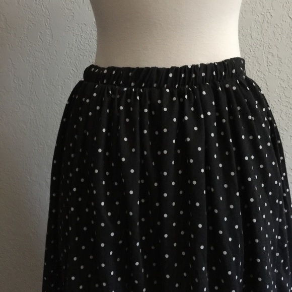 Black polka dot skirt - Picture 2 of 3