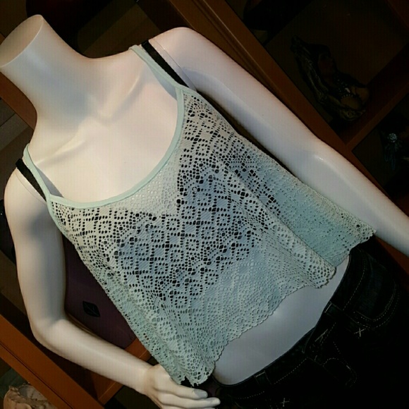~Pink fly away lace crop tank S/P NWT - Picture 3 of 3