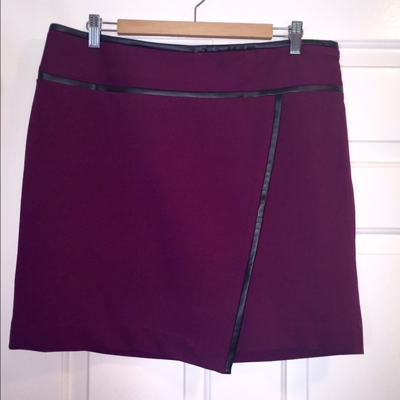 WHBM Plum/ Black Skirt 12 stretch fabric, lined