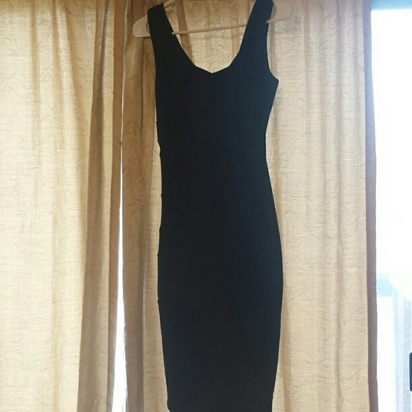 Black bodycon dress
