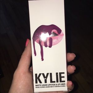 Kylie cosmetics lipkit in Kourt K