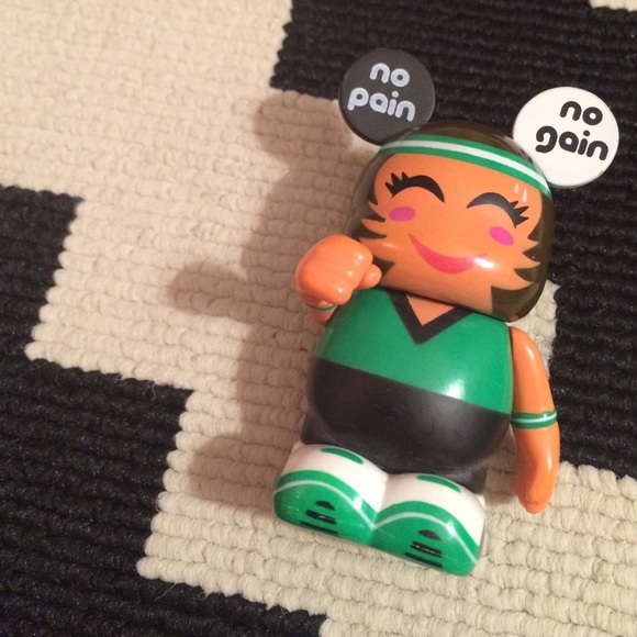 DISNEY CUTESTERS EXCERCISEY VINYLMATION