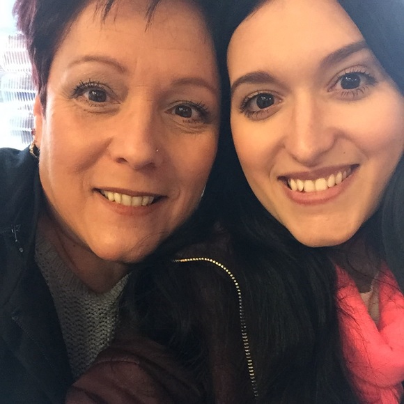 Meet your Posher, Annette - Picture 2 of 2