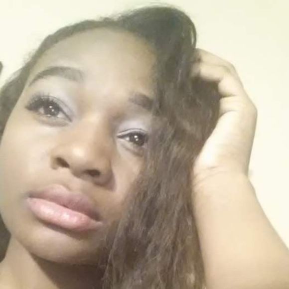 Meet your Posher, Courtney