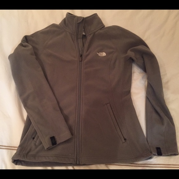 🚫 SOLD - grey north face lightweight fleece