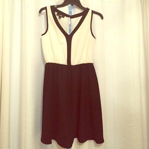 Black and white dress. 96% polyester, 4% spandex.