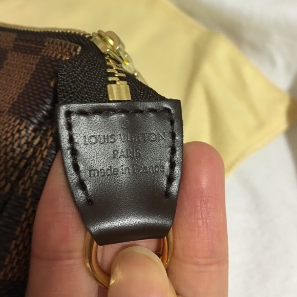 ❗️SOLD❗️Louis Vuitton mini pochette - Picture 2 of 4