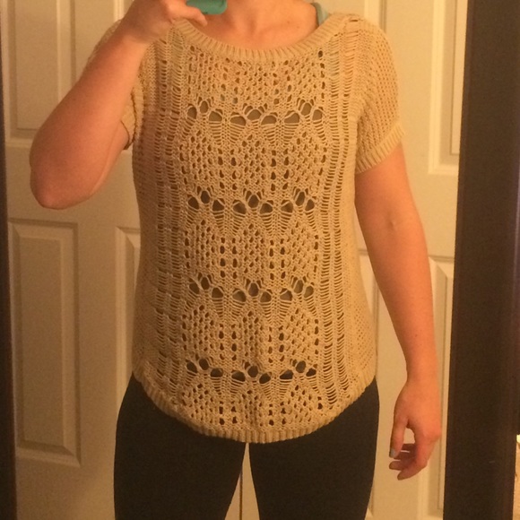 Knit short sleeve sweater