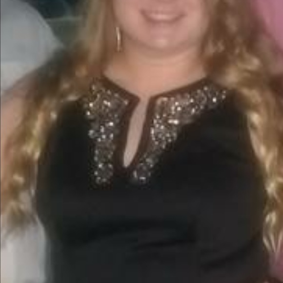 Formal dress - Picture 3 of 4