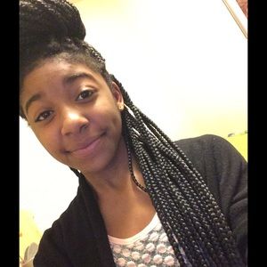 Meet your Posher, Tayia