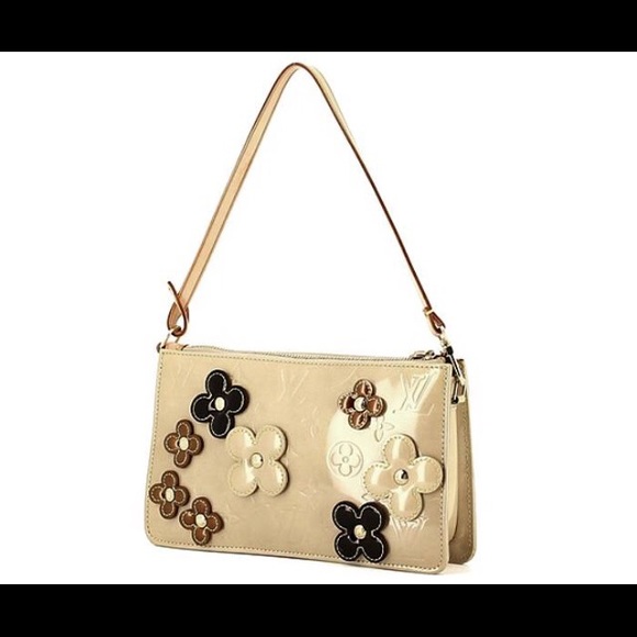 HP 5-12 🎉Authentic  Louis Vuitton Vernis Pochette