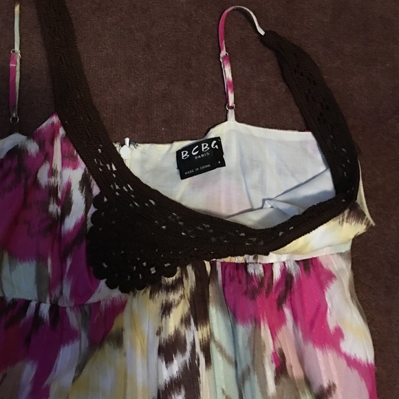 Floral print bcbg dress. - Picture 3 of 4