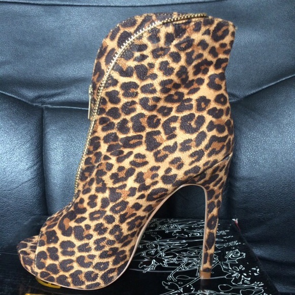 Leopard heels gold double zipper in the front