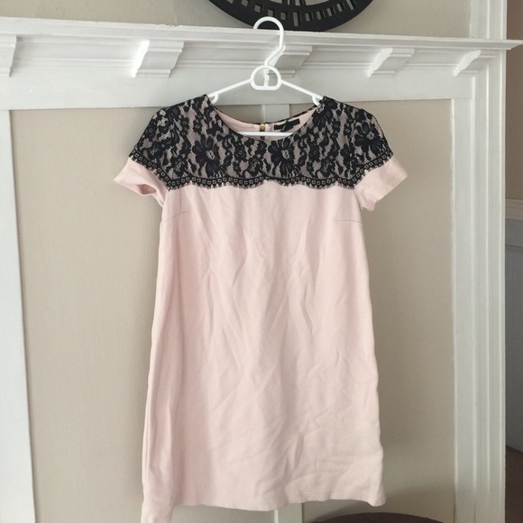 Light pink dress with black lace - Picture 2 of 4