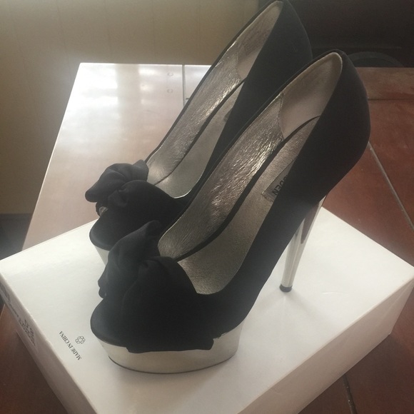 Steve Madden Moscow Pumps